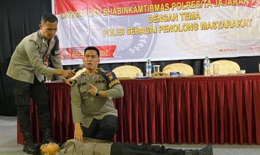 DITBINMAS POLDA KEPRI GELAR PELATIHAN PENINGKATAN KEMAMPUAN BHABINKAMTIBMAS UNTUK WUJUDKAN POLISI PENOLONG MASYARAKAT