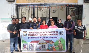 SINERGI POLDA KEPRI DAN JURNALIS BATAM, BAGIKAN NASI BERKAH UNTUK PANTI ASUHAN DAN PANTI JOMPO
