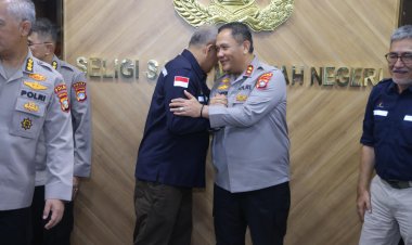 POLDA KEPRI TERIMA KUNJUNGAN IRJEN. POL. IBNU SUHAENDRA: BAHAS PENANGANAN KASUS KEBAKARAN PT ASL BATAM