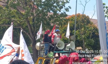 Polresta Barelang Amankan Aksi Unjuk Rasa Buruh di Kantor Walikota Batam: Penyampaian Aspirasi Berjalan Tertib dan Damai