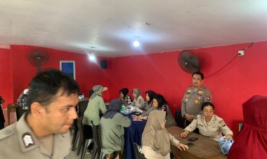 Polsek Bengkong Laksanakan Pengamanan Kegiatan Pengecekan Kesehatan dan Gerakan Pangan Murah Sinergitas Sat Brimob, Biddokkes, dan Bulog di Masjid Cheng Ho