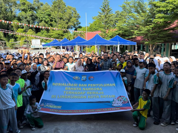 Satresnarkoba Polresta Barelang Gelar Penyuluhan Bahaya Narkoba Di SMP Negeri 29 Kota Batam
