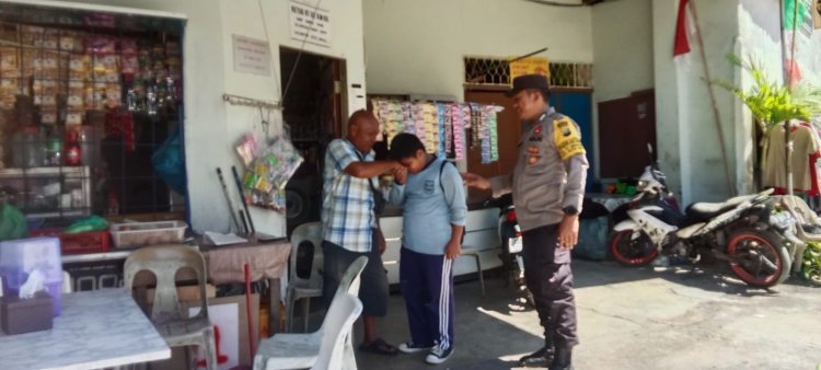 Bhabinkamtibmas Polsek Batu Ampar Laksanakan Program “Si Amru” Antar Murid Sampai Rumah dan Himbauan Kamtibmas di Tanjung Sengkuang