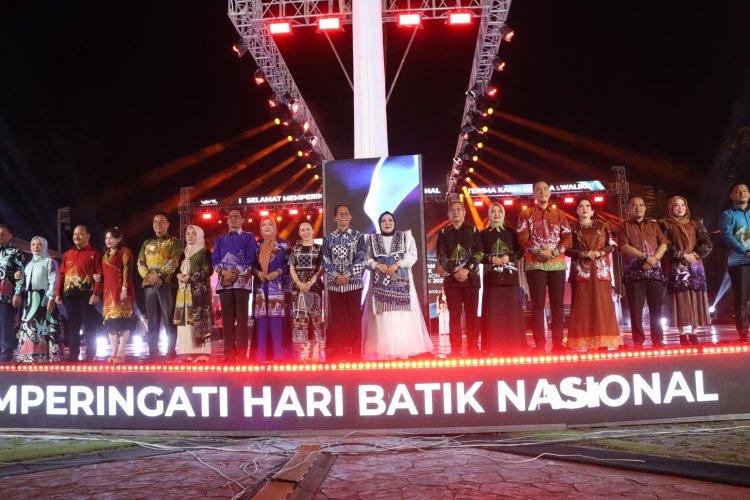 Kapolresta Barelang Tampil di Panggung Batik: Wujud Dukungan Polri dalam Pelestarian Budaya di BBFW 2025