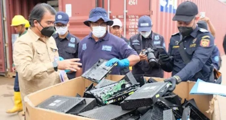 Bea Cukai Batam dan Gakkum LHK Gagalkan Pemasukan 18 Kontainer Diduga Berisi Limbah B3