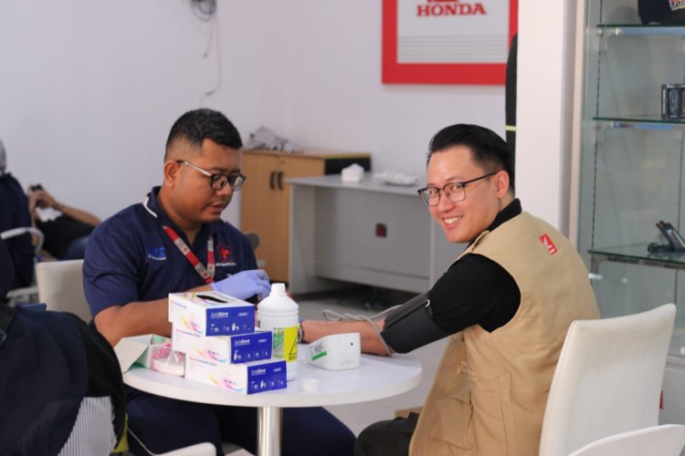 Kembali Hadir di Tengah Masyarakat Capella Honda Kepri dan PMI Batam Kumpulkan 52 Kantong Darah