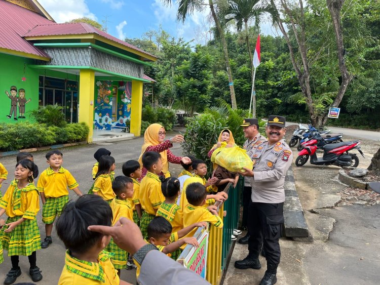 Kapolsek Sekupang Peduli Pendidikan Anak Usia Dini di TK Adhyaksa XXIX Sungai Harapan