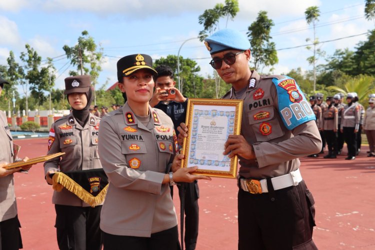 Personel Polres Bintan Kembali Menoreh Prestasi Dalam Bidang Olahraga Pada Event Bintan Triathlon