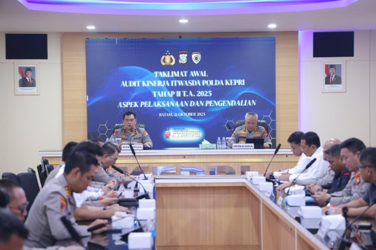 POLDA KEPRI GELAR TAKLIMAT AWAL AUDIT KINERJA ITWASDA TAHAP II TAHUN 2025 ASPEK PELAKSANAAN DAN PENGENDALIAN