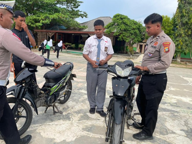 Satlantas Polres Lingga Edukasi dan Tertibkan Kendaraan Bermotor di Kalangan Pelajar SMAN 1 Singkep