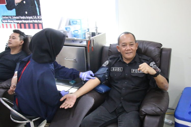 Polresta Barelang Ikuti Kegiatan Donor Darah Dalam Rangka Hari Jadi Ke-74 Humas Polri Bersama Polda Kepri Dan Insan Media