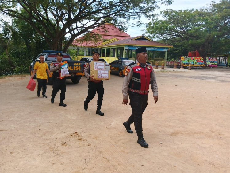 Jumat Berkah, Polres Karimun dan Jajaran Salurkan Bantuan Tali Asih