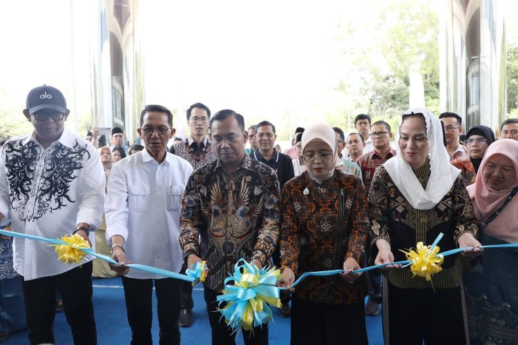 Wali Kota Batam Dampingi Menteri BKKBN Resmikan Kantor Perwakilan BKKBN Kepri di Sekupang
