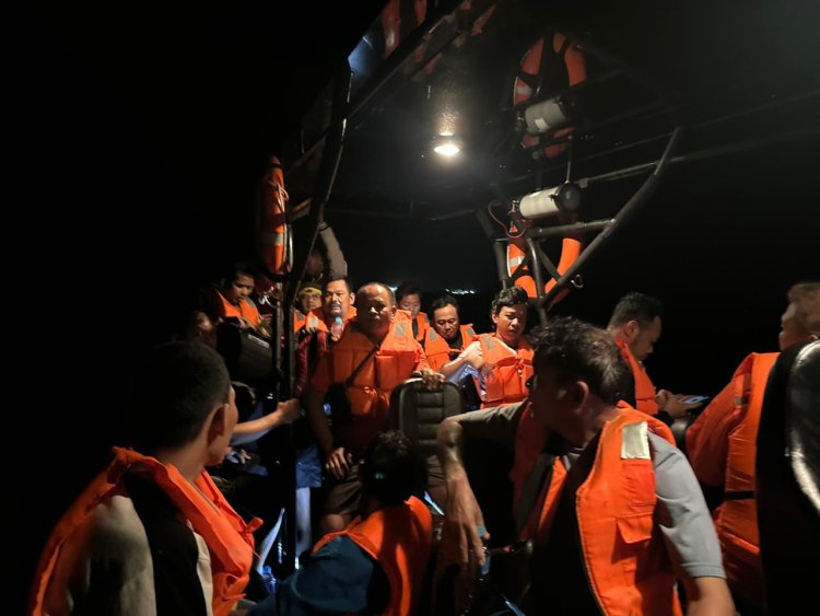 TNI AL Gerak Cepat Evakuasi KIP Entrada Prima 3 yang Terombang-ambing di Perairan Pulau Kanipan