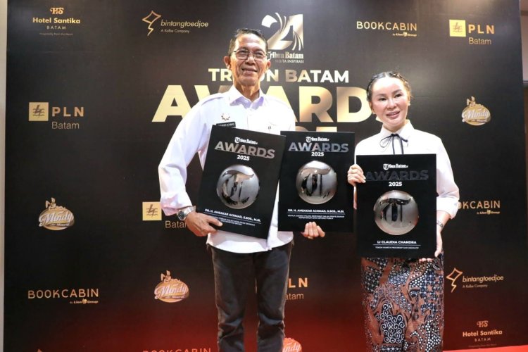 Amsakar dan Li Claudia Raih Penghargaan di Tribun Batam Awards 2025