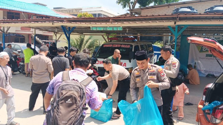 Kembali Hadir Polsek Lubuk Baja Gelar Kegiatan Jumat Berkah di Masjid Istiqomah Sebagai Wujud Kepedulian dan Kedekatan dengan Masyarakat