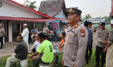 Personel Gabungan Polres Lingga Amankan Kegiatan Penyampaian Aspirasi Penambang Timah Rakyat Kabupaten Lingga