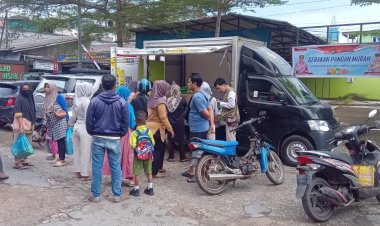 Polsek Batu Ampar dan Bulog Gelar Gerakan Pangan Murah, Ringankan Beban Warga di Kampung Seraya
