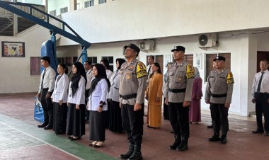 Polsek Lubuk Baja Laksanakan Penyuluhan dan Sosialisasi Melalui Pembinaan Upacara di SMK Advent