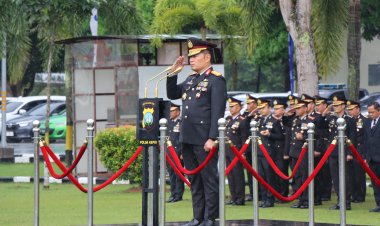 POLDA KEPRI GELAR UPACARA PERINGATAN HARI PAHLAWAN KE-80 TAHUN 2025