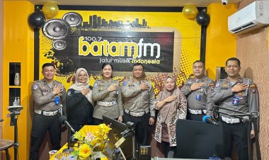 Satlantas Polresta Barelang Gaungkan Kesadaran Berlalu Lintas Lewat Talkshow Radio Batam FM