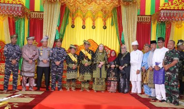 KAPOLDA KEPRI HADIRI PENGANUGERAHAN GELAR DATOK SERI DIWANGSA WIRA PERDANA UNTUK KETUA MPR RI