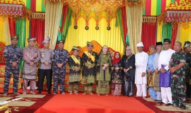 KAPOLDA KEPRI HADIRI PENGANUGERAHAN GELAR DATOK SERI DIWANGSA WIRA PERDANA UNTUK KETUA MPR RI