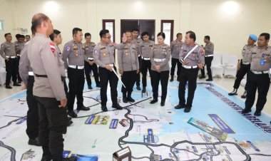 POLDA KEPRI GELAR TACTICAL FLOOR GAME (TFG) PRA OPERASI ZEBRA SELIGI 2025