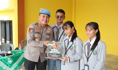 POLDA KEPRI GELAR LOMBA CERDAS CERMAT “PROPAM BERSAHABAT GOES TO SCHOOL” DI SMA NEGERI 3 BATAM
