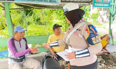 Sat Lantas Polres Bagikan Brosur Ops Zebra Seligi 2025