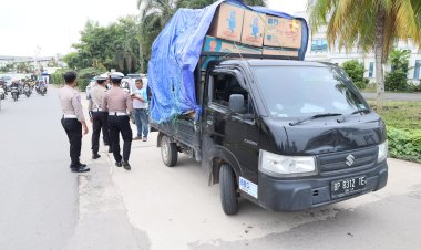 POLDA KEPRI LAKSANAKAN PATROLI DAN PENINDAKAN PELANGGAR LALU LINTAS DALAM RANGKA OPERASI ZEBRA SELIGI 2025