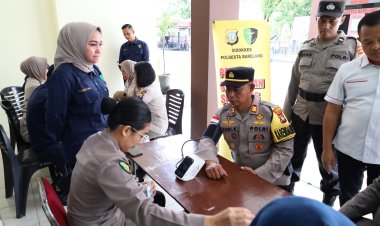 Sidokes Polresta Barelang Laksanakan Pelayanan Kesehatan Bagi Personel Di Lobby Mapolresta Barelang
