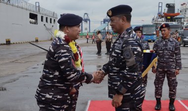 Kodaeral IV Sambut Kedatangan Peserta PPKM 2025 Menggunakan KRI dr. Soeharso-990