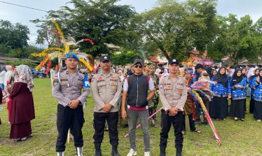 Polres Lingga Amankan Pawai Pendidikan HUT PGRI ke-80 dan Hari Jadi Lingga ke-22