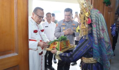 POLDA KEPRI SAMBUT KUNJUNGAN PASTORAL USKUP UMAT KATOLIK DI LINGKUNGAN TNI-POLRI TAHUN 2025
