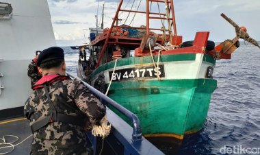 Gelar Patroli Gabungan, Lanal Batam Berhasil Amankan Kapal Ikan Asing Berbendera Vietnam