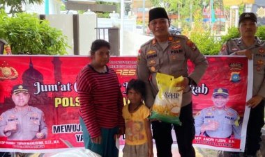 Jumat Berkah, Polsek Balai Berikan Tali Asih Kepada Pengepul Barang Bekas