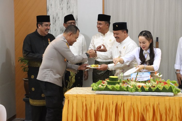 Kapolresta Barelang Hadiri Silaturahmi dan Syukuran XXV Masa Bakti DPRD Kota Batam