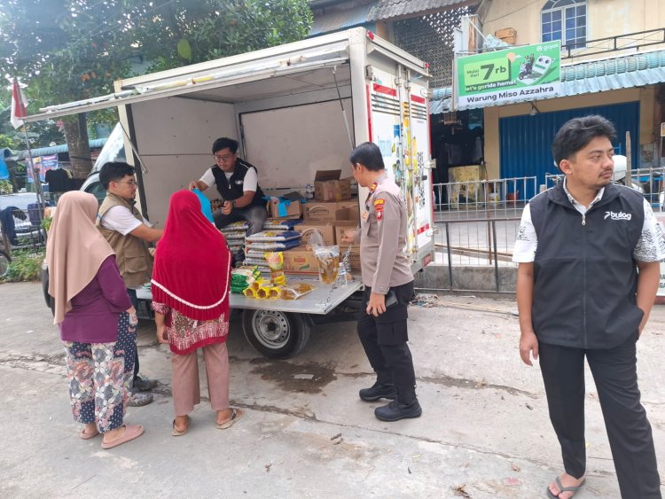Dekat dan Peduli, Polsek Lubuk Baja Bersama Bulog Hadirkan Pasar Murah untuk Rakyat