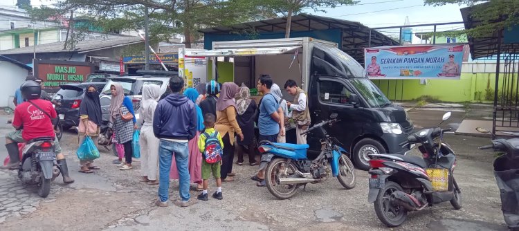 Polsek Batu Ampar dan Bulog Gelar Gerakan Pangan Murah, Ringankan Beban Warga di Kampung Seraya