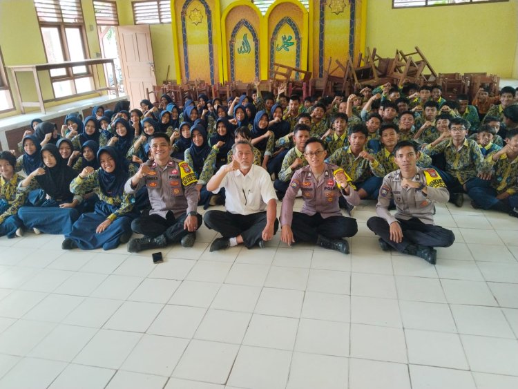 Polsek Daik Lingga Dorong Semangat Pendidikan Pelajar SMP Melalui Sosialisasi SMA Taruna Kemala Bhayangkara