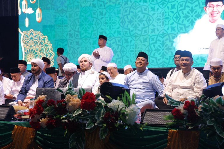 KAPOLDA KEPRI HADIRI KEPRI BERSHOLAWAT BERSAMA HABIB SYECH DAN PARA HABIB TERKEMUKA DI MASJID AGUNG RAJA HAMIDAH