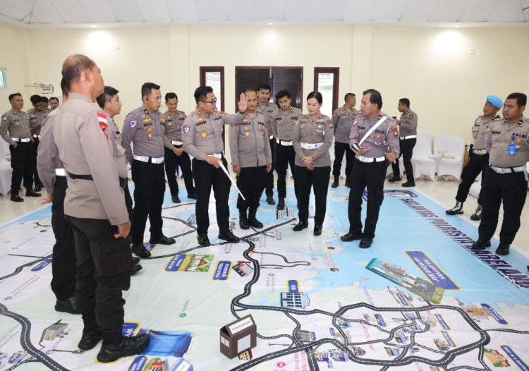 POLDA KEPRI GELAR TACTICAL FLOOR GAME (TFG) PRA OPERASI ZEBRA SELIGI 2025