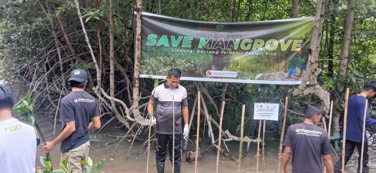 Sinergi Polresta Barelang dan PSDKP: Penanaman Mangrove dan Bersih Pantai di Tanjung Piayu