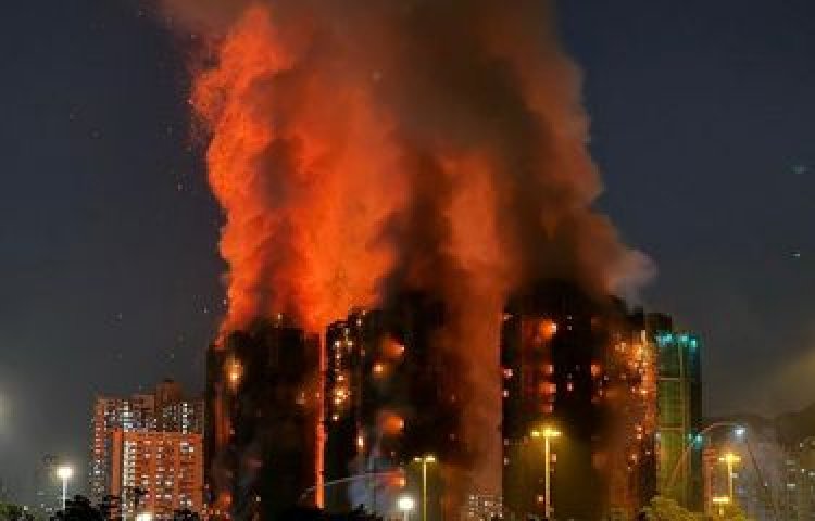 Tragedi Kebakaran Dahsyat di Hong Kong: Puluhan Tewas, Penyelidikan Intensif Dimulai