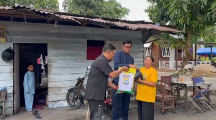 Program Jumat Berkah Kapolres Lingga Hadirkan Bantuan Sembako Untuk Warga Yang Membutuhkan