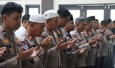 Wujud Empati, Polres Lingga Laksanakan Salat Gaib bagi Korban Bencana Alam Nasional