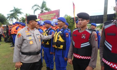 POLDA KEPRI SIAGA PERSONEL DAN KIRIM BANTUAN UNTUK KORBAN BENCANA ALAM SUMATERA