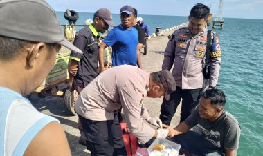 Sidokkes Polres Lingga Siaga Berikan Pelayanan Kesehatan di Lokasi Tenggelamnya KM Sinar Budi di Pelabuhan Dabo