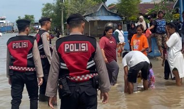 Sat Samapta Polres Karimun Cek Lokasi Banjir Rob